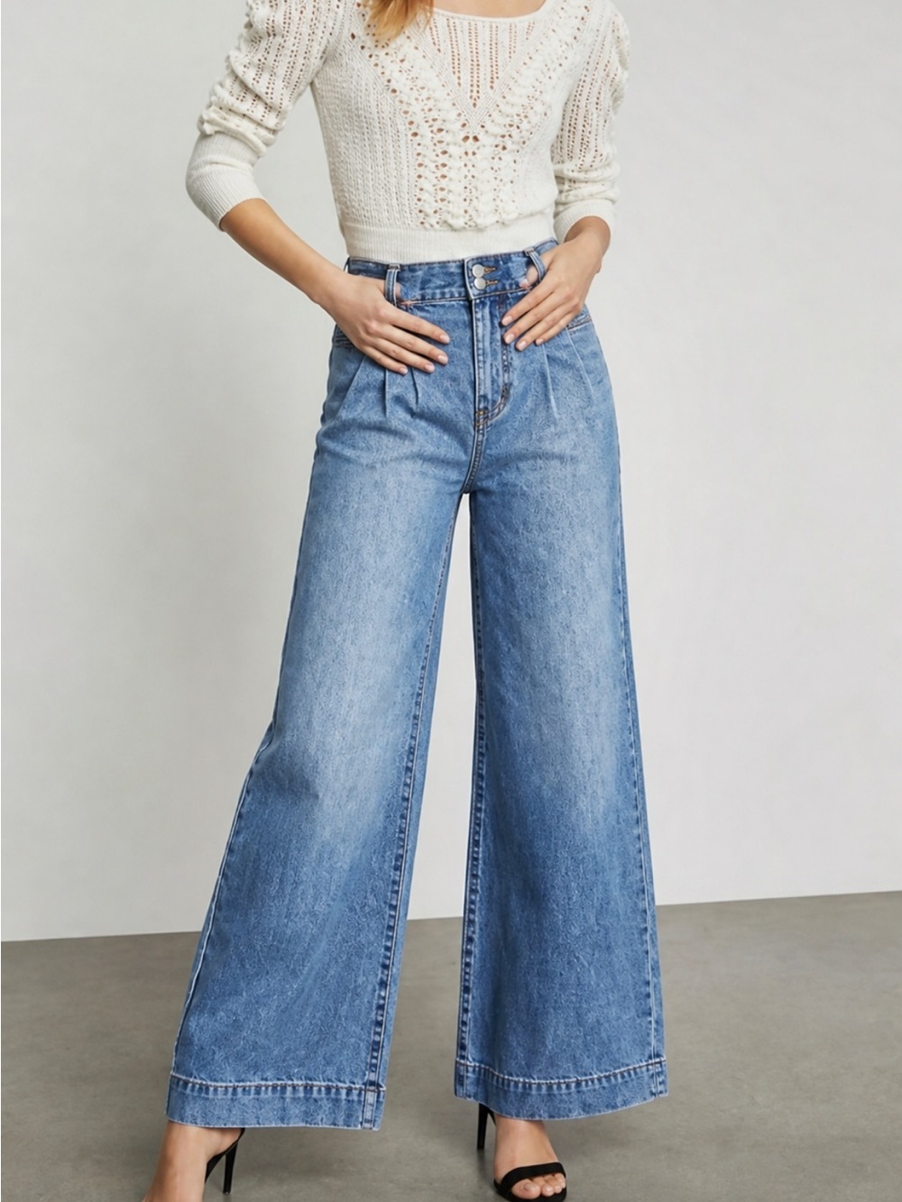 BCBGeneration Pleated High rise 2 Button Wide Leg Jeans Size 3/26 x 31 Stretch